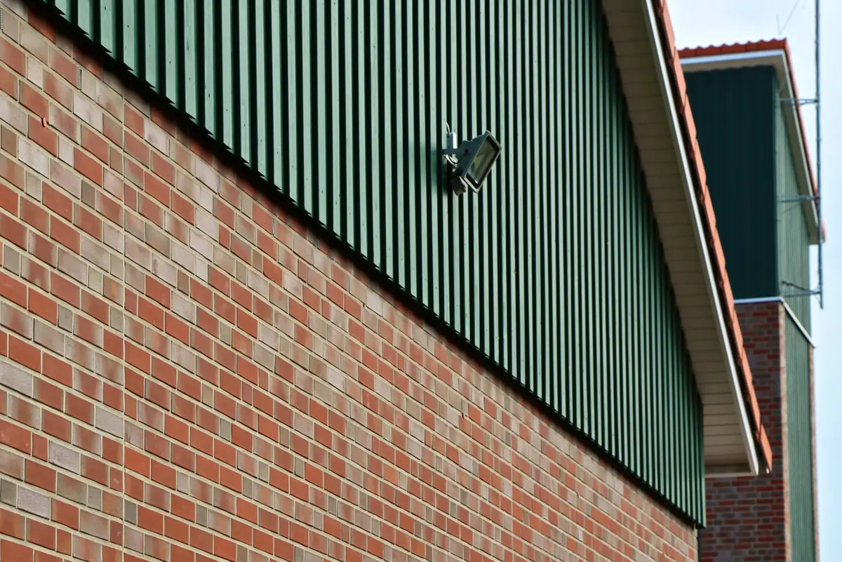 Blick auf die Giebelfassade