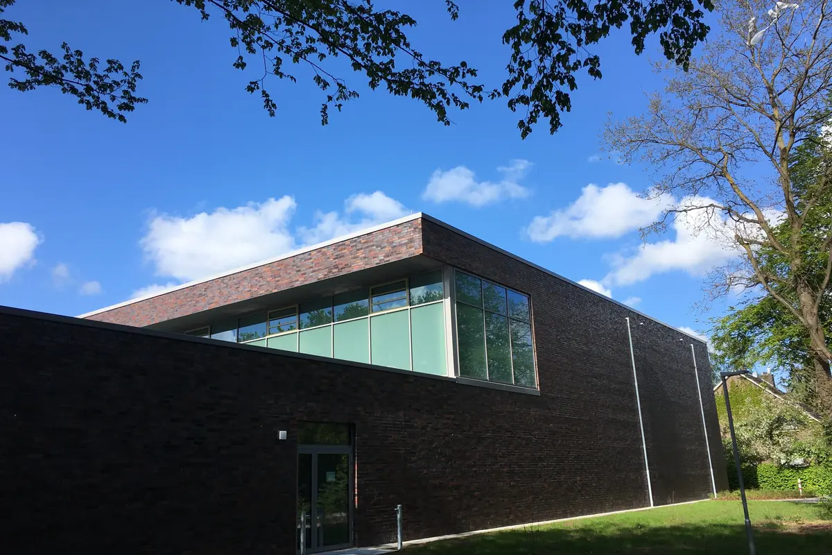 Sporthalle IGS- Flötenteich: Seite